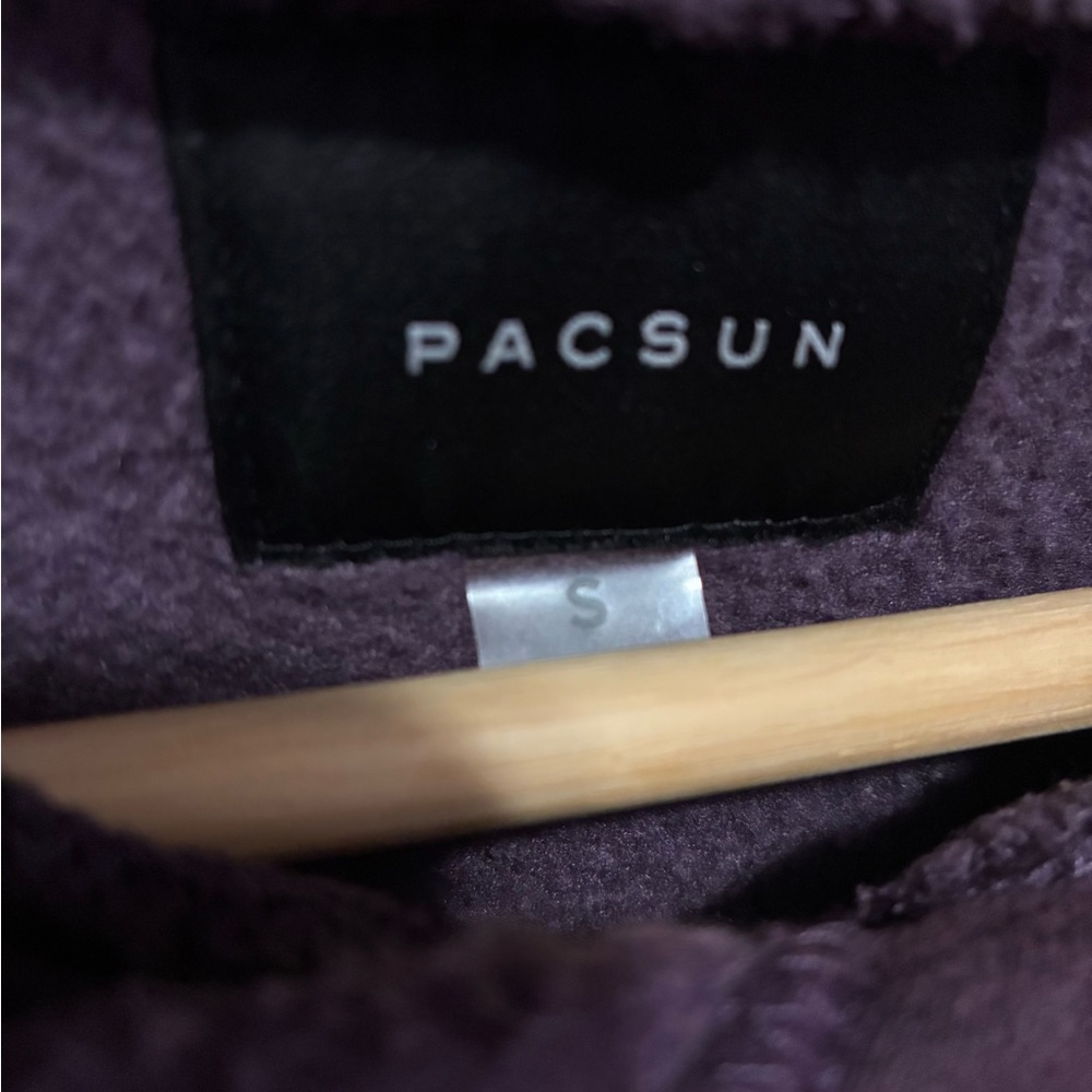 PacSun Deep Purple sweater great for the winter ❄️ cold. Awesome condition.